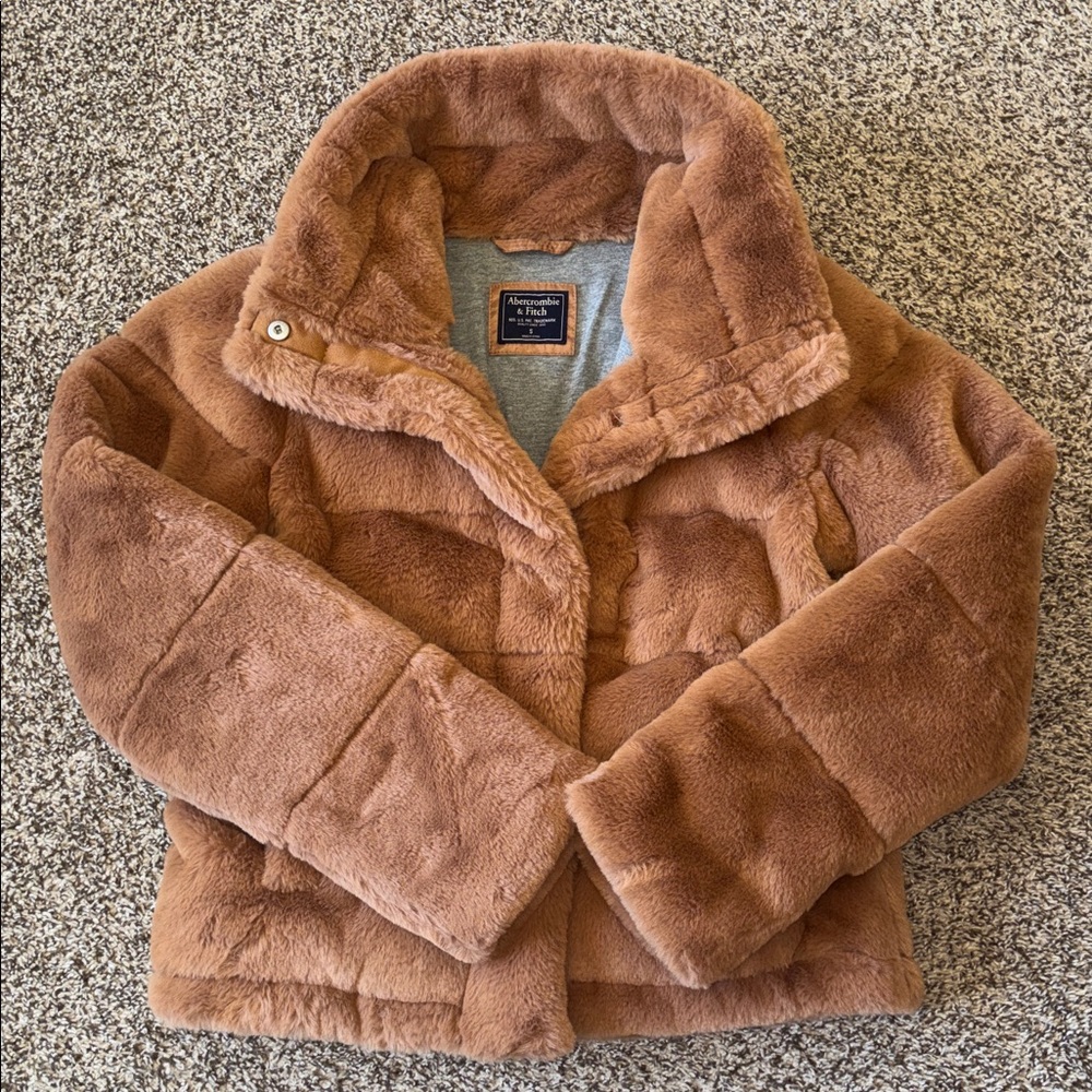 A&F Faux Fur Jacket - Picture 11 of 11